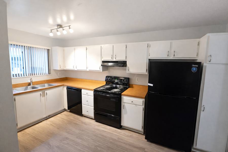 Townhouse for rent at 9471 Madison Lane, North Royalton, OH 44133