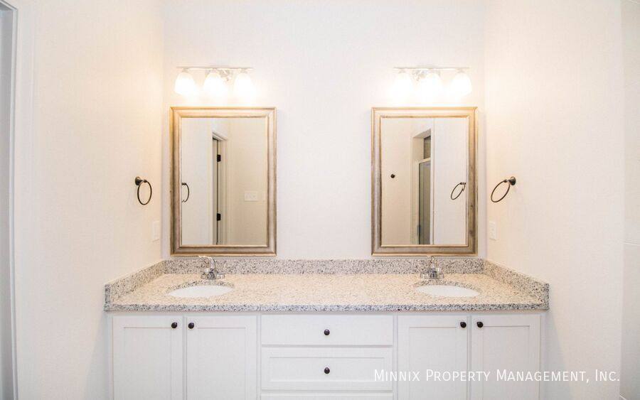 Townhouse for rent at 1702 102nd St #A, Lubbock, TX 79423