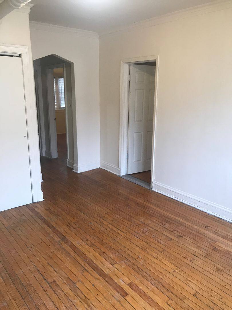 Apartment for rent at 6315 S California Ave, Chicago, IL 60629