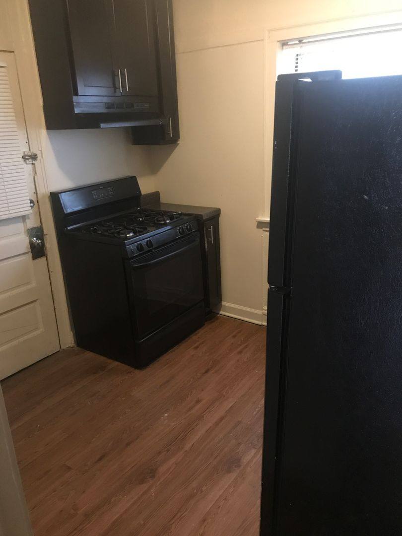 Apartment for rent at 6315 S California Ave, Chicago, IL 60629
