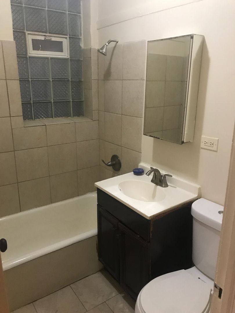 Apartment for rent at 6315 S California Ave, Chicago, IL 60629