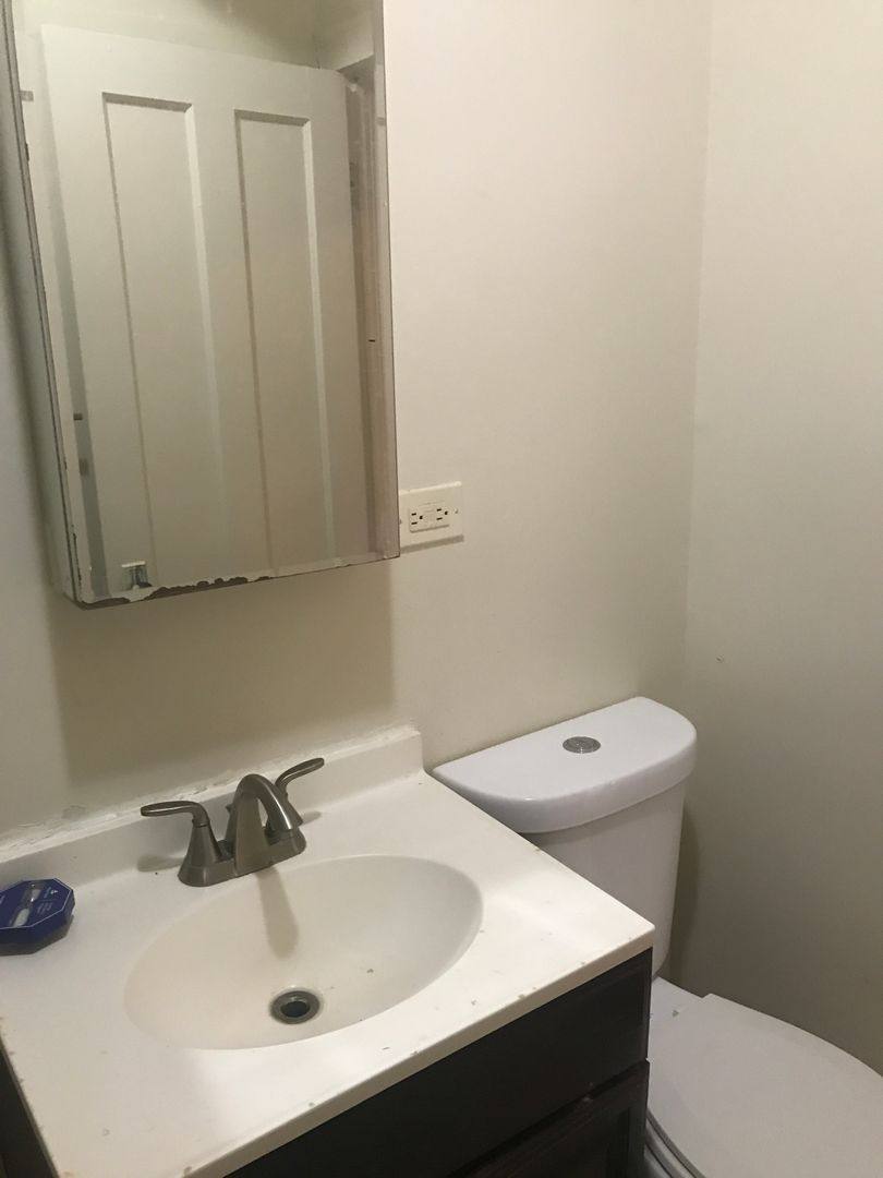 Apartment for rent at 6315 S California Ave, Chicago, IL 60629