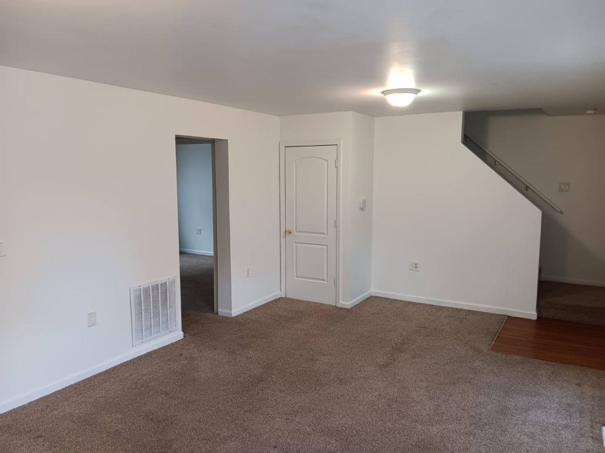 House for rent at 220 S Yellow Springs St, Springfield, OH 45506