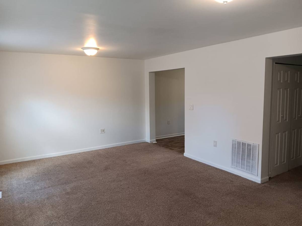 House for rent at 220 S Yellow Springs St, Springfield, OH 45506