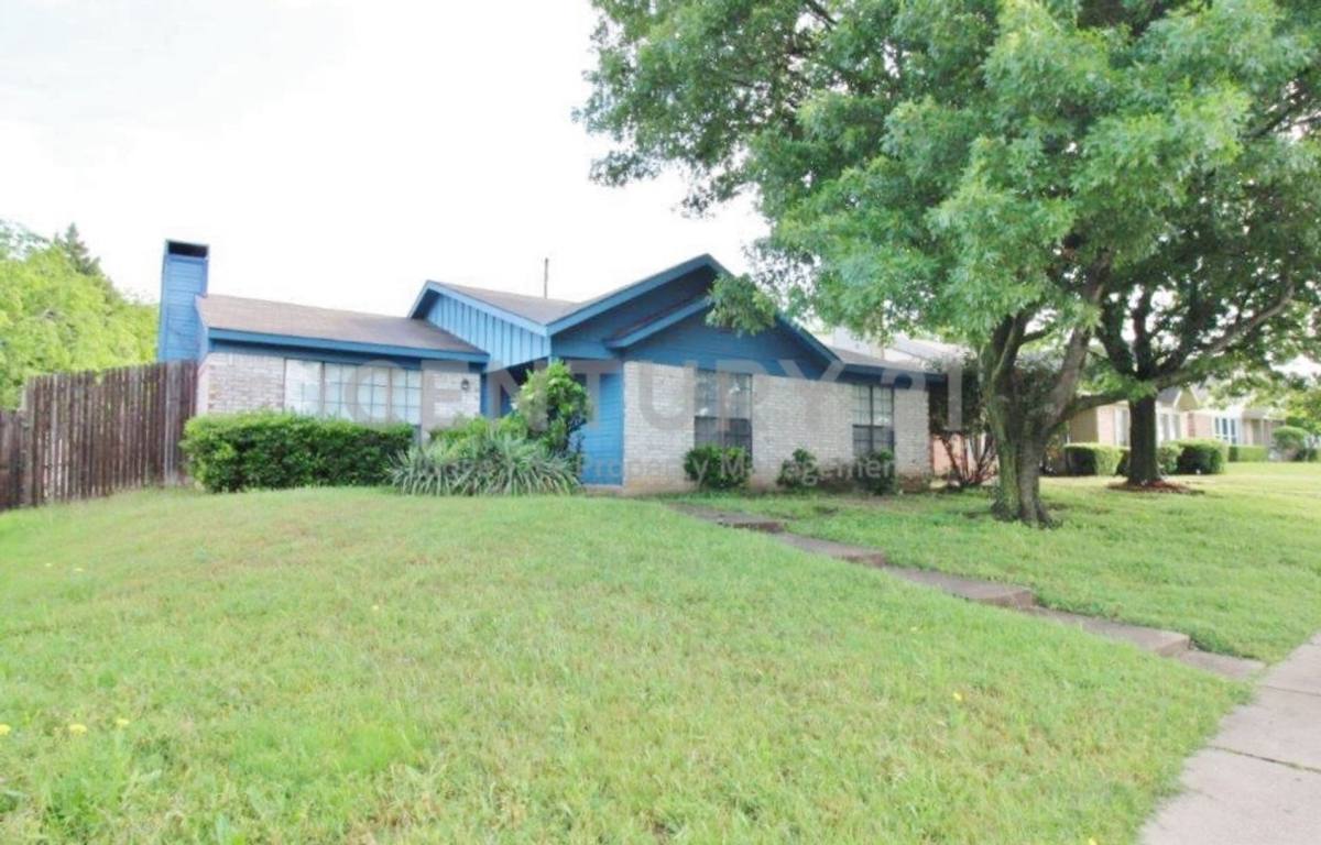 House for rent at 1019 Cedar Run Dr, Duncanville, TX 75137