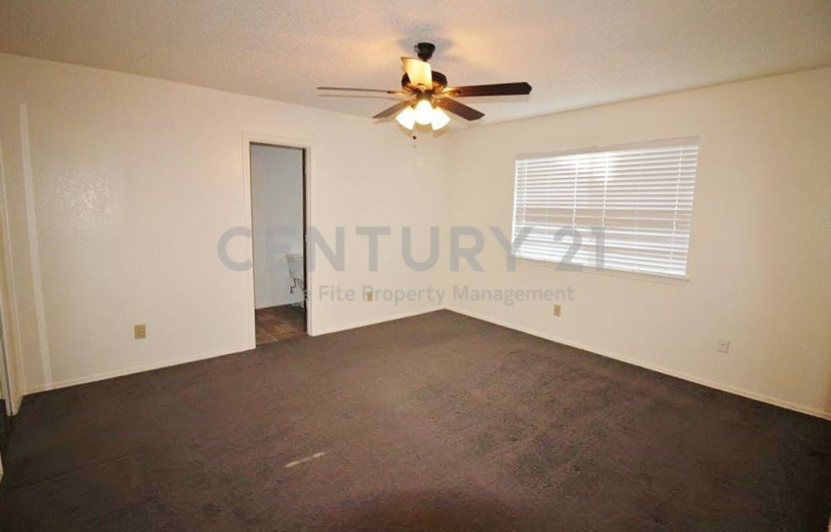 House for rent at 1019 Cedar Run Dr, Duncanville, TX 75137