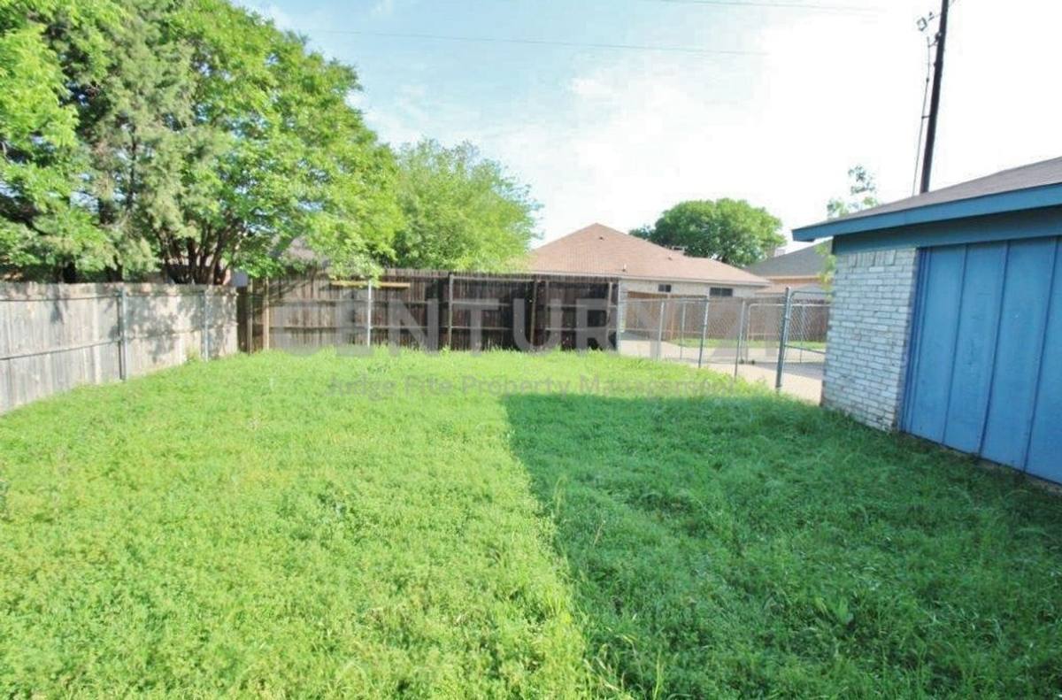 House for rent at 1019 Cedar Run Dr, Duncanville, TX 75137