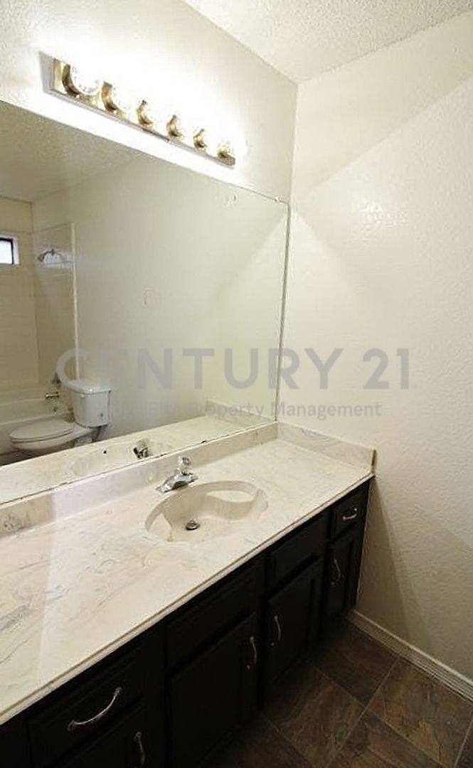House for rent at 1019 Cedar Run Dr, Duncanville, TX 75137