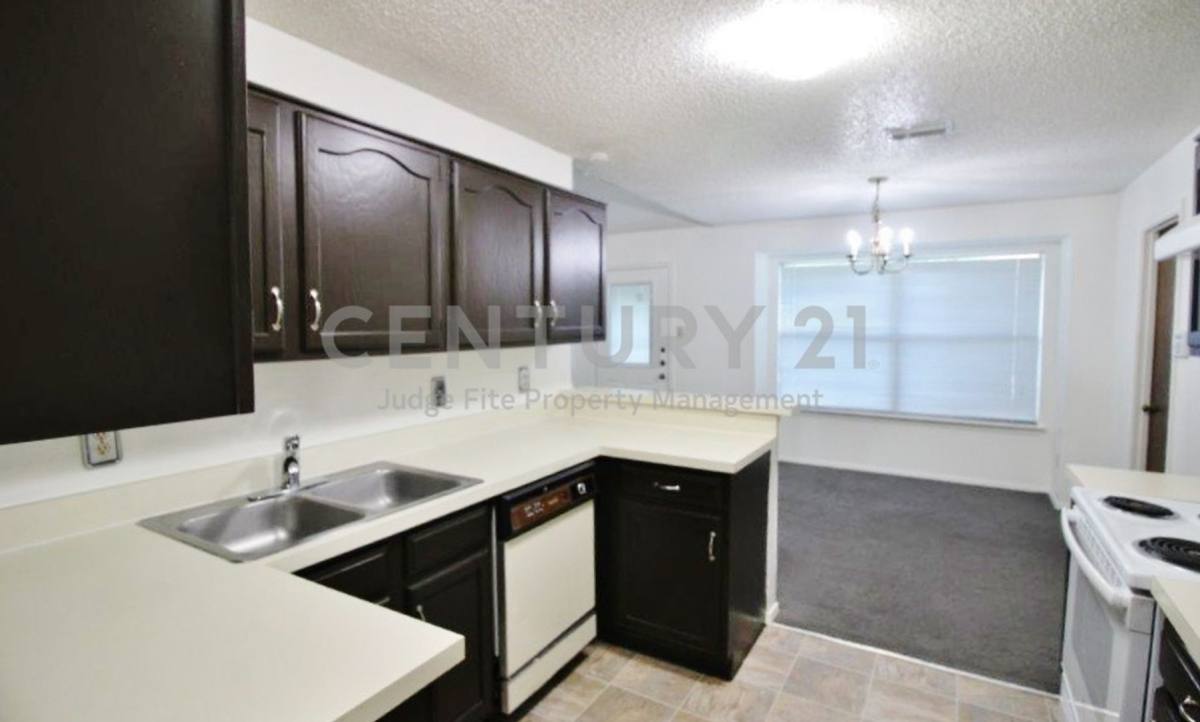 House for rent at 1019 Cedar Run Dr, Duncanville, TX 75137