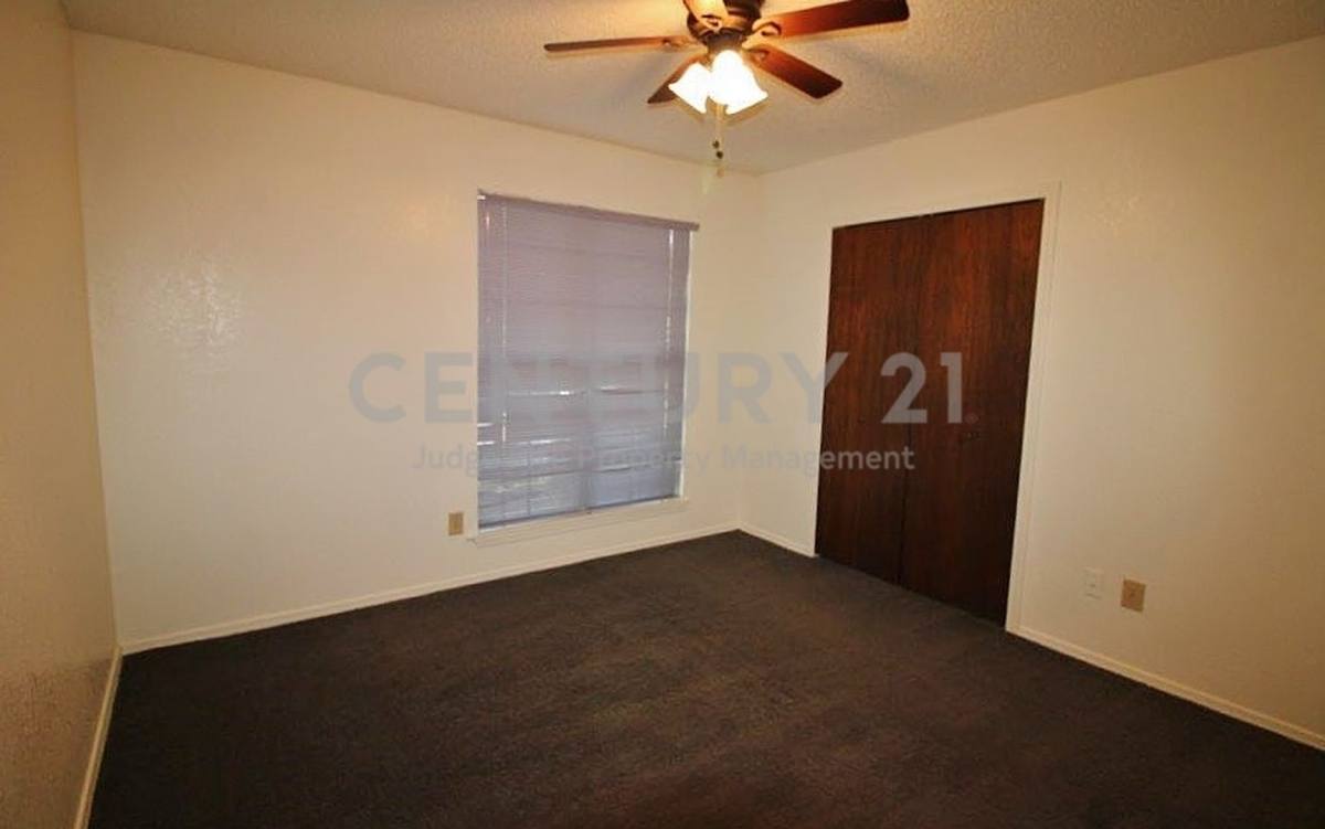 House for rent at 1019 Cedar Run Dr, Duncanville, TX 75137