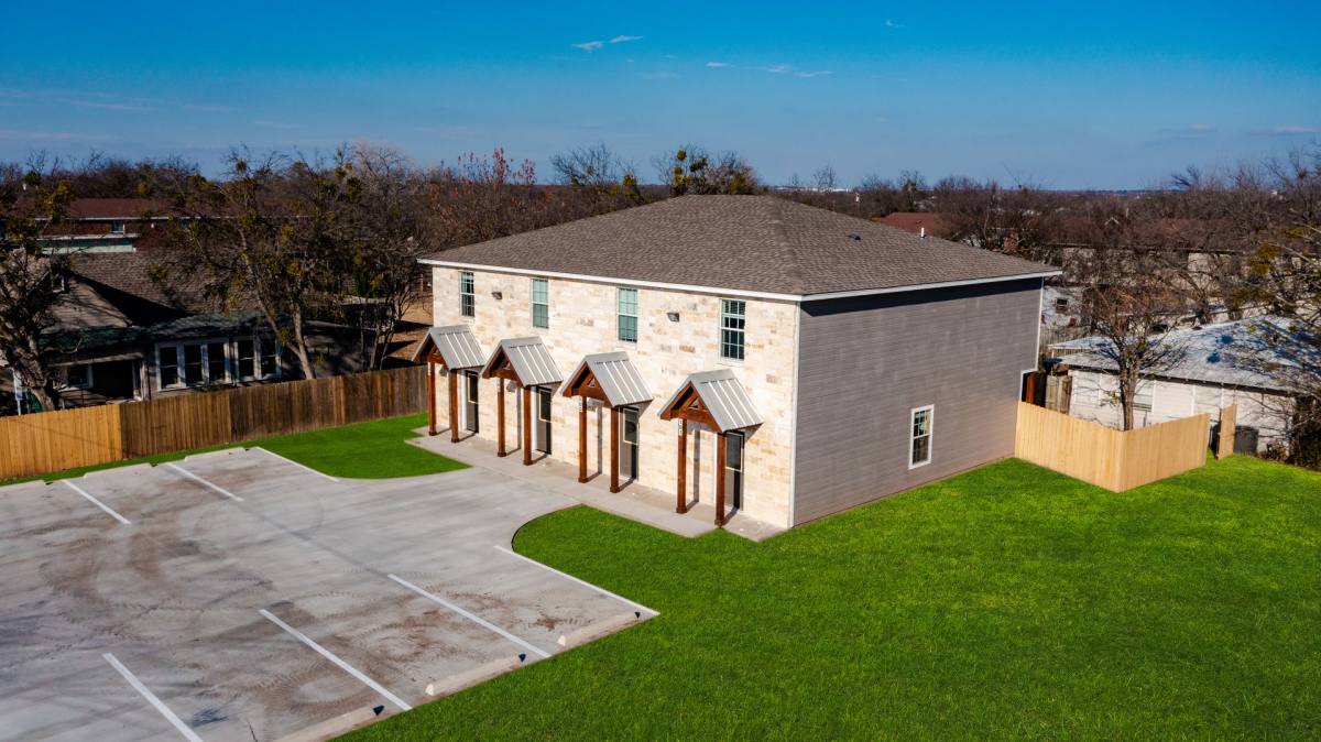 Townhouse for rent at 1115 N Paddock St, Stephenville, TX 76401