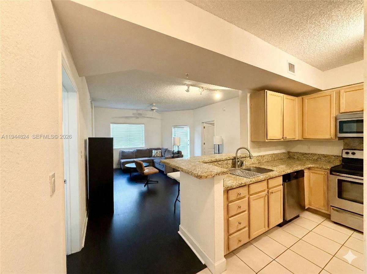 Apartment for rent at 6001 SW 70th St #612, Miami, FL 33143