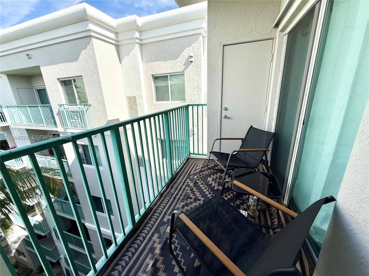 Apartment for rent at 6001 SW 70th St #612, Miami, FL 33143