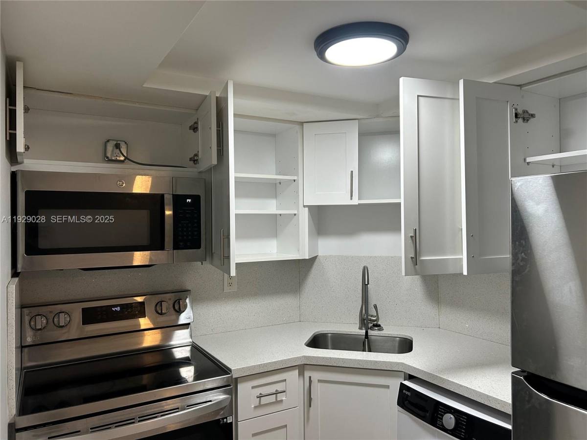 Apartment for rent at 335 SW 20th St #335-7, Fort Lauderdale, FL 33315