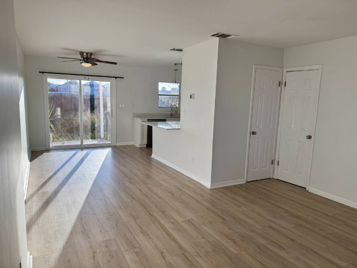 Townhouse for rent at 8003 Beach Dr, Panama City, FL 32408
