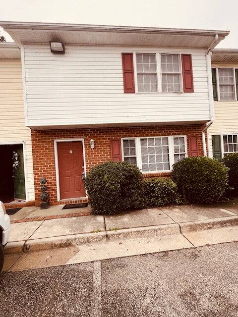 Townhouse for rent at 555 Fairfax Ave #C, Colonial Heights, VA 23834