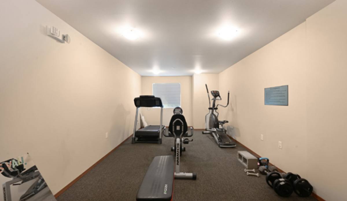 Apartment for rent at 12210 Ambaum Blvd SW, Seattle, WA 98146