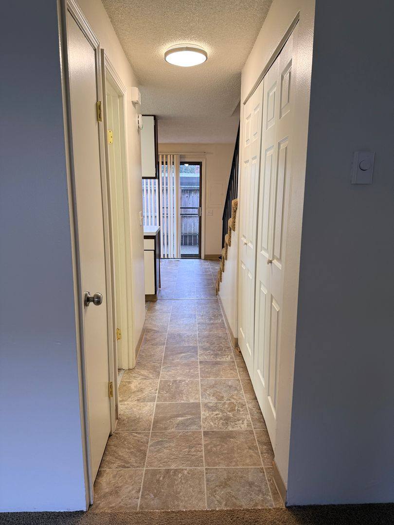 Townhouse for rent at 190 Boone Rd SE, Salem, OR 97306