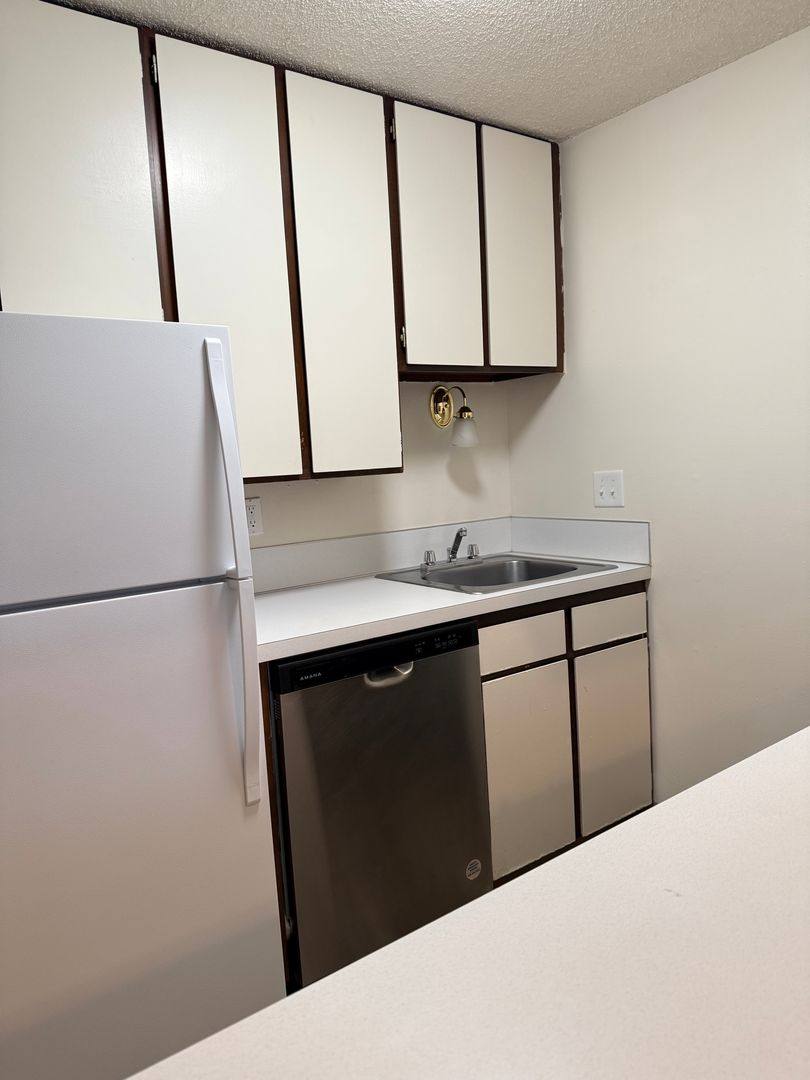 Townhouse for rent at 190 Boone Rd SE, Salem, OR 97306