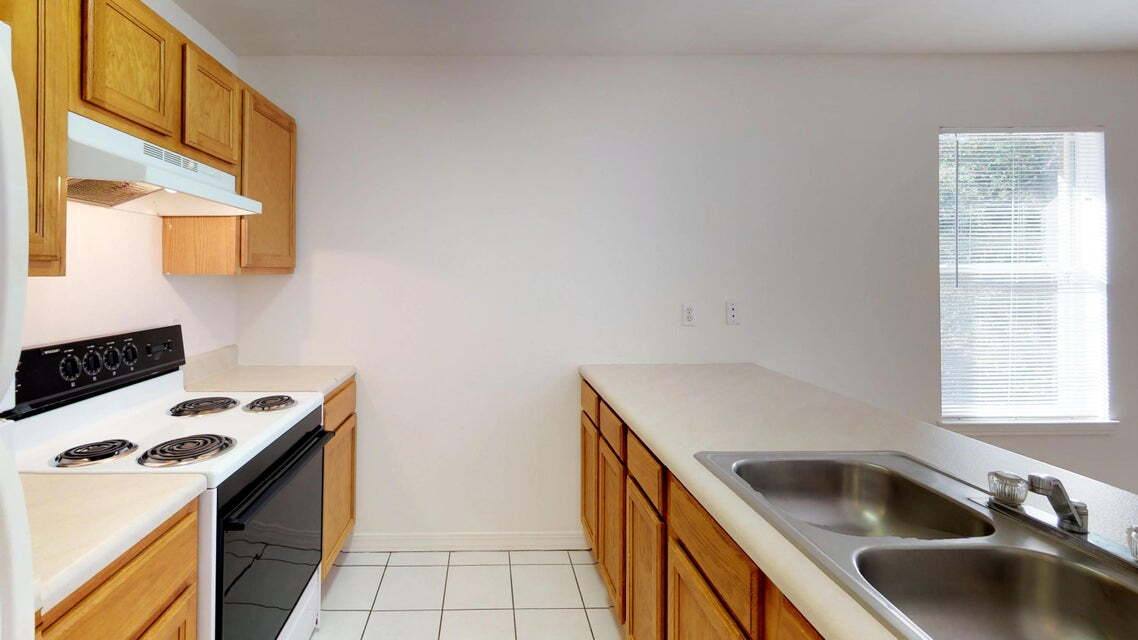 Apartment for rent at 895 Silverwood #6, Fort Walton Beach, FL 32547