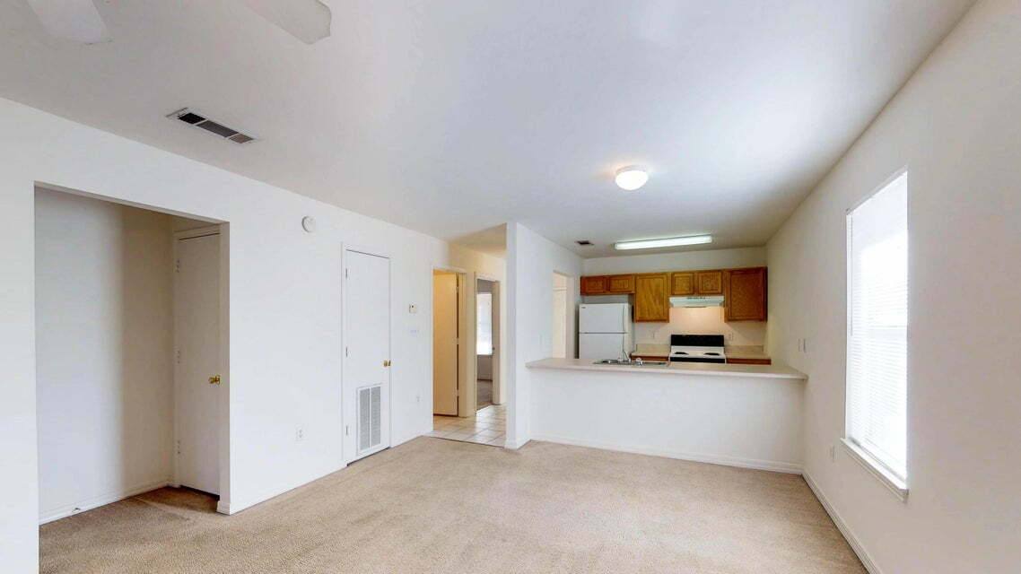 Apartment for rent at 895 Silverwood #6, Fort Walton Beach, FL 32547
