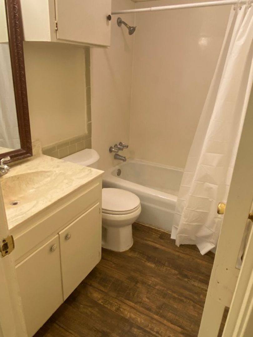 Apartment for rent at 2111 W Hickory, Denton, TX 76201