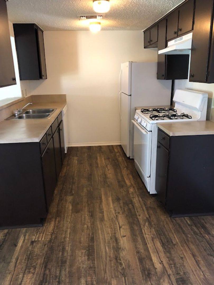 Apartment for rent at 2111 W Hickory, Denton, TX 76201