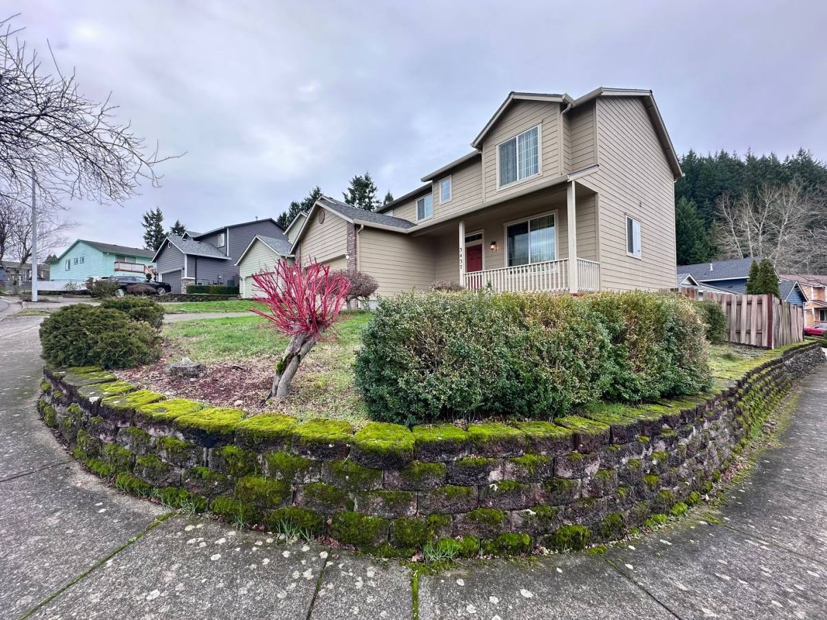 House for rent at 3437 SW 2nd St, Gresham, OR 97030