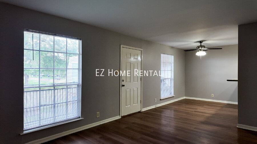 Apartment for rent at 2102 5th Ave N #10, Texas City, TX 77590