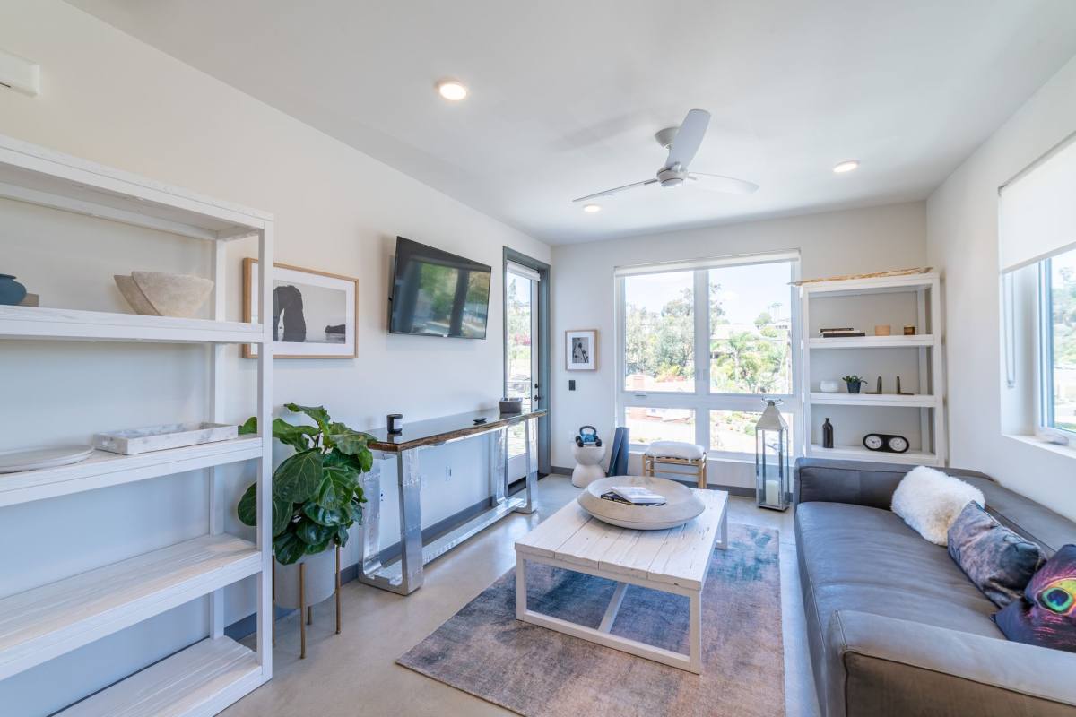 Apartment for rent at 516 S Santa Fe Ave, Vista, CA 92084