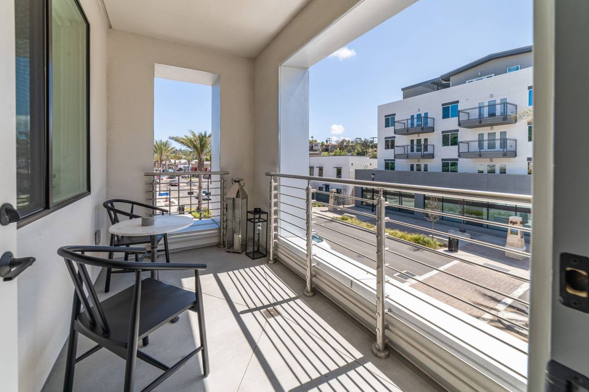 Apartment for rent at 516 S Santa Fe Ave, Vista, CA 92084