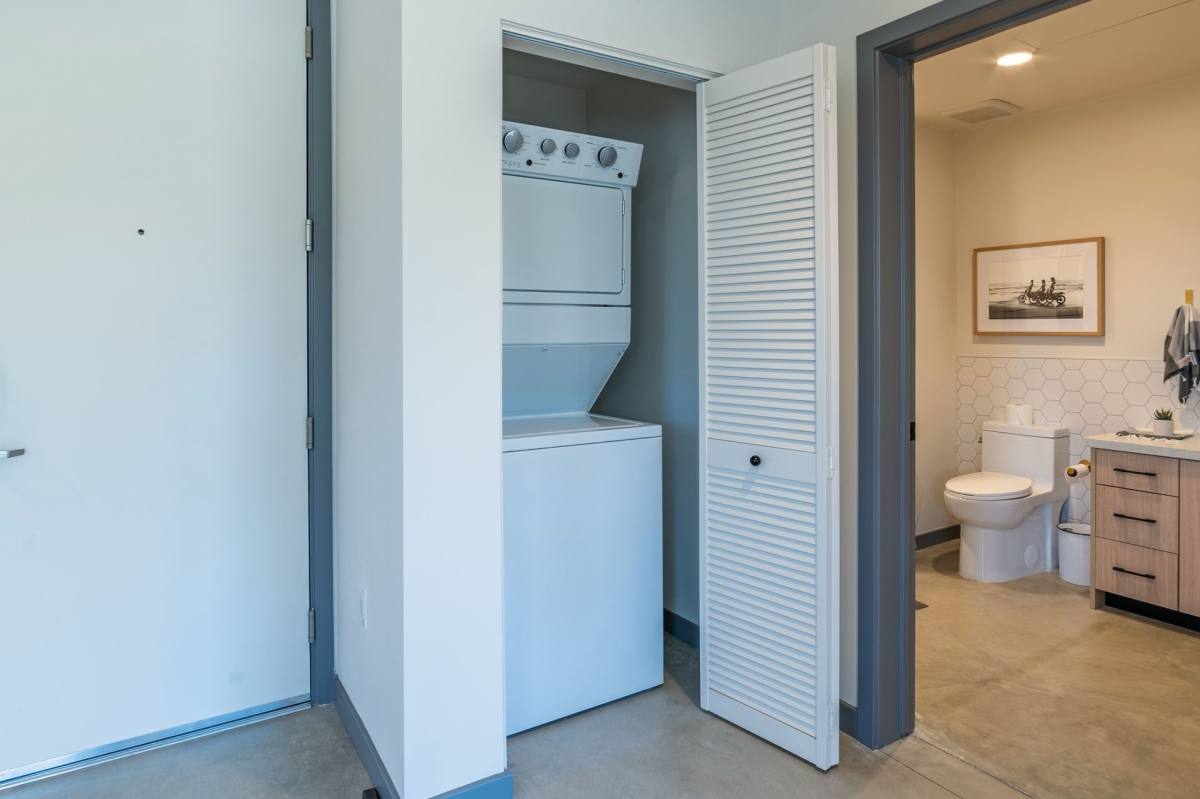 Apartment for rent at 516 S Santa Fe Ave, Vista, CA 92084