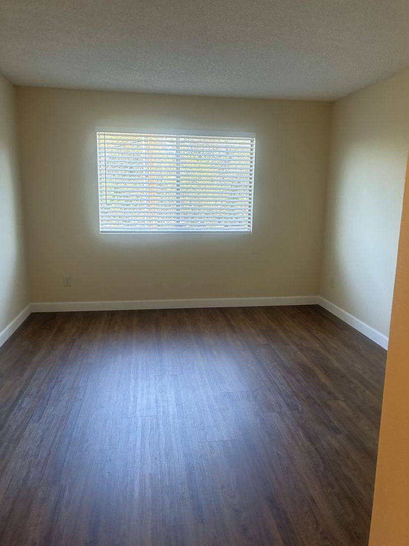 Apartment for rent at 518 E Cypress St, Glendale, CA 91205
