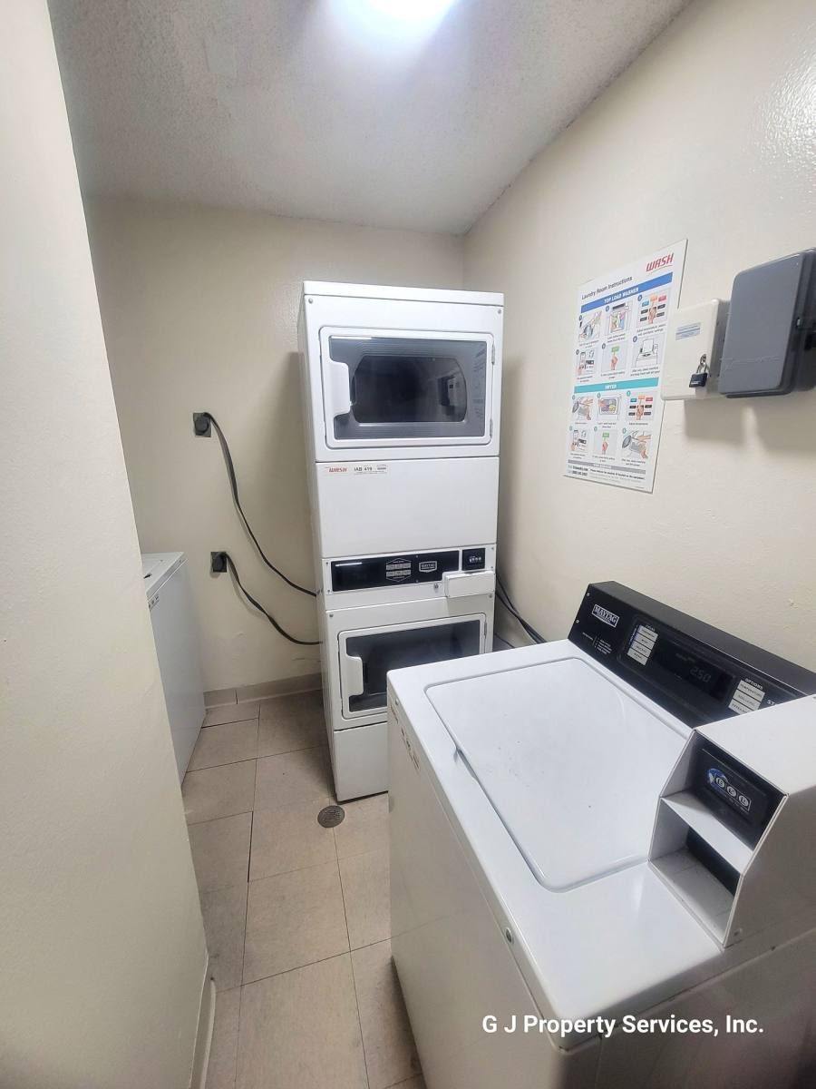 Apartment for rent at 3503 Linden Ave, Long Beach, CA 90807