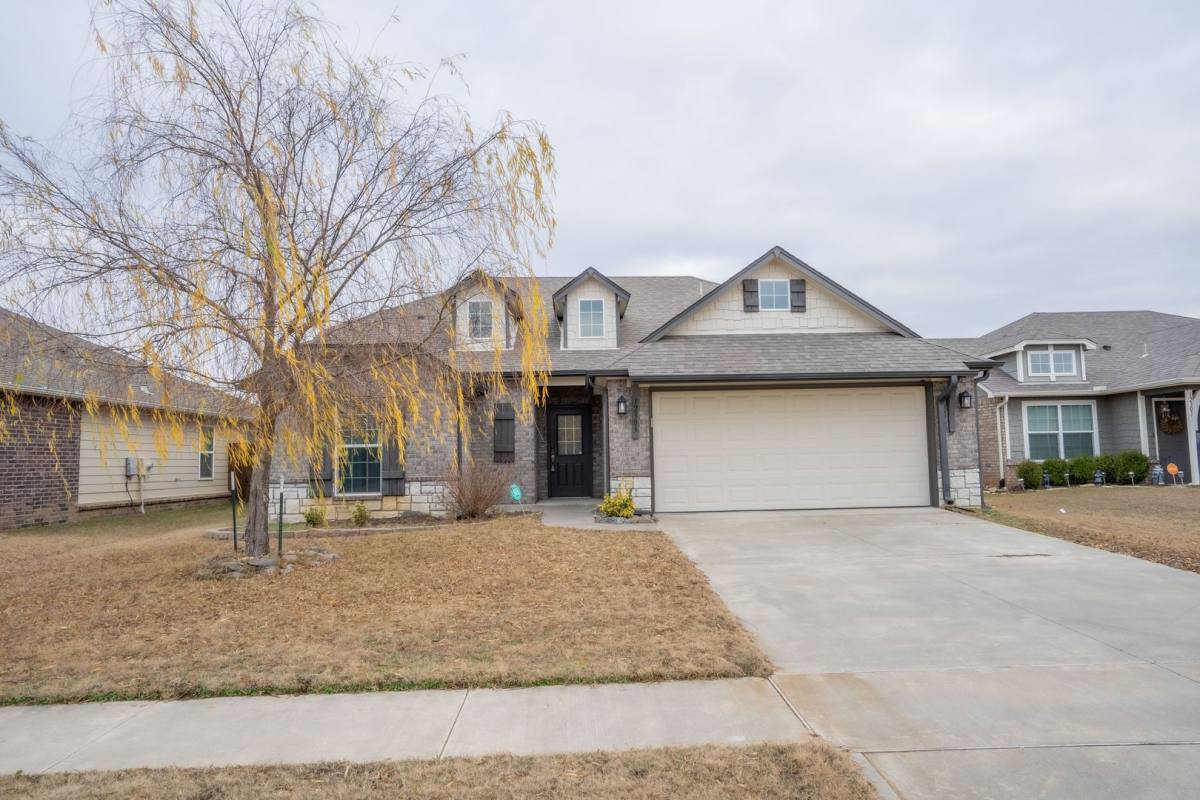 House for rent at 12303 N 130th E Ave, Collinsville, OK 74021