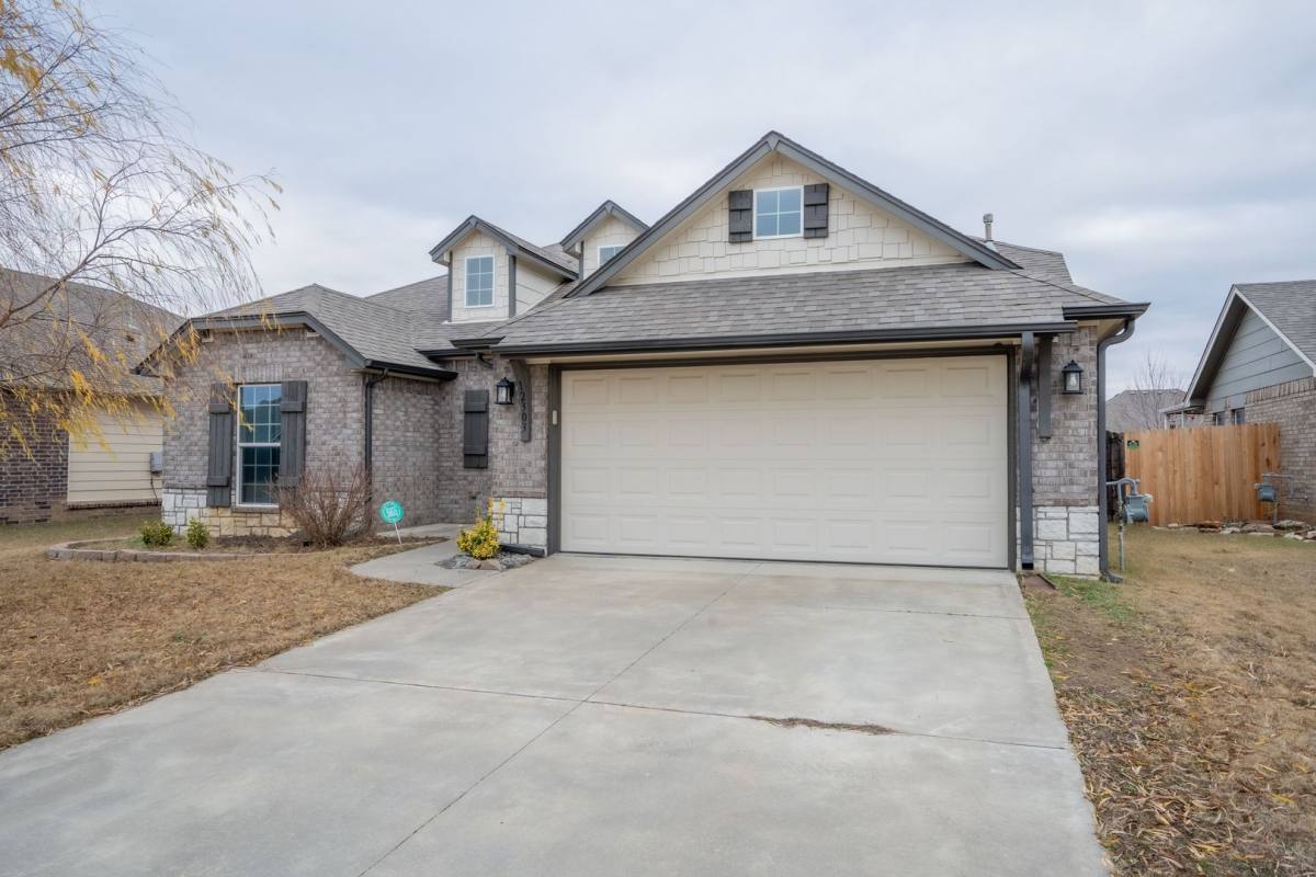 House for rent at 12303 N 130th E Ave, Collinsville, OK 74021