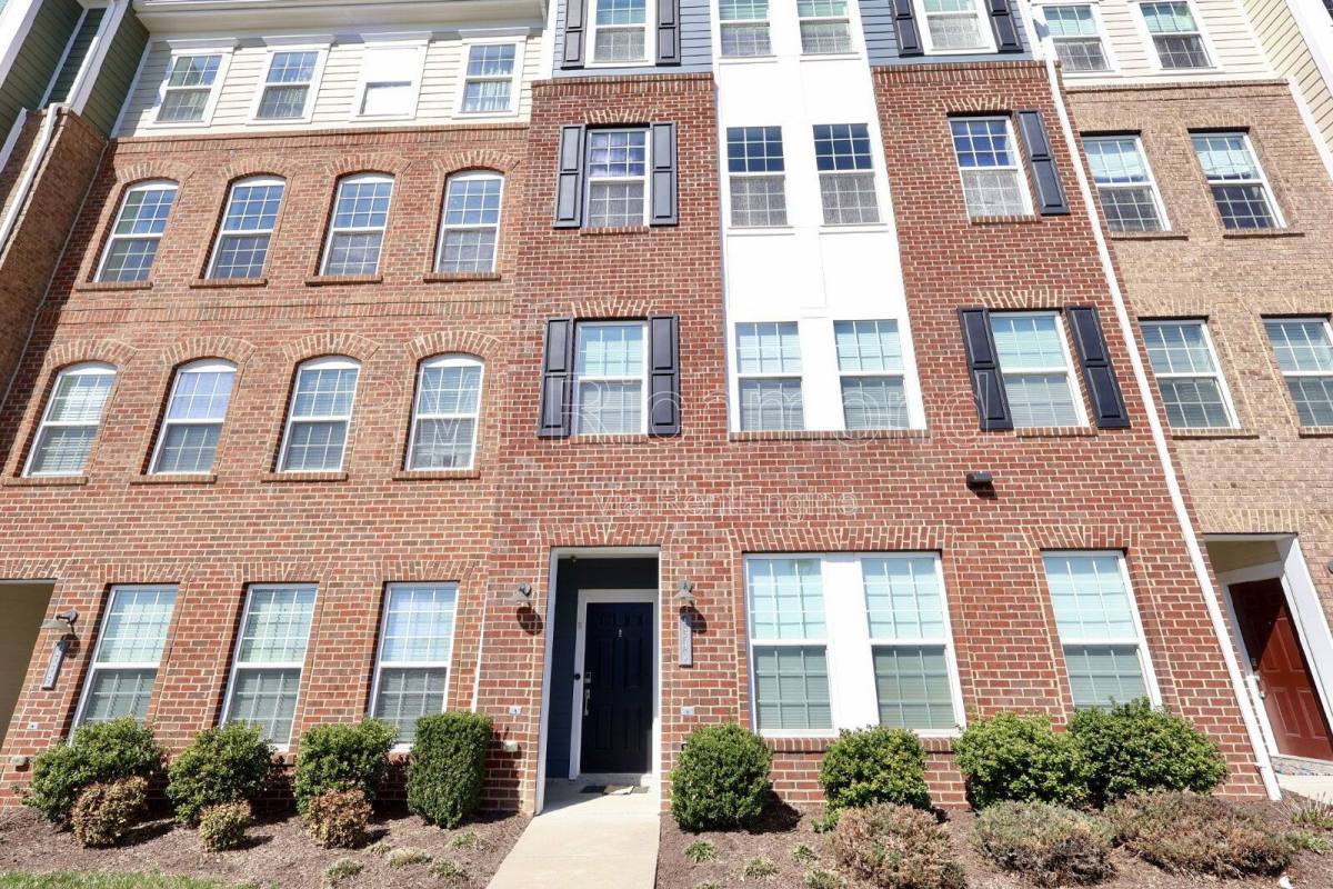 Apartment for rent at 4340 Bon Secours Parkway #B, Henrico, VA 23233