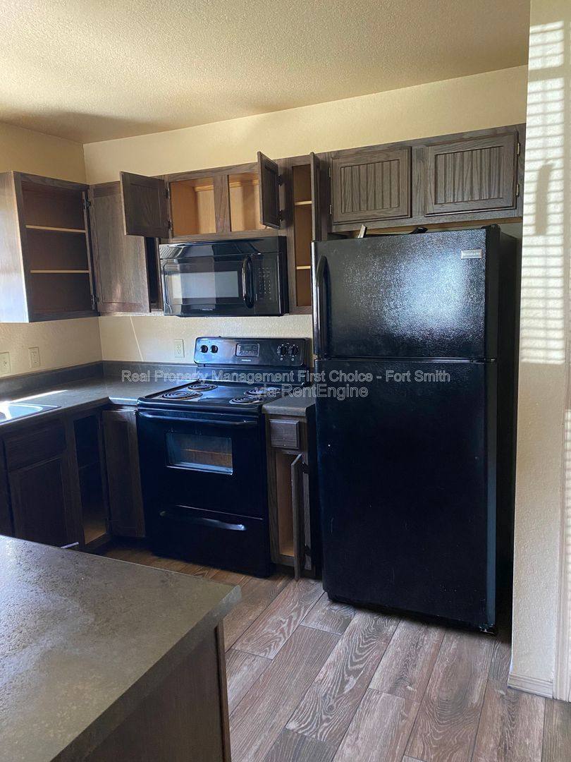 Apartment for rent at 318 S 12th St, Fort Smith, AR 72901