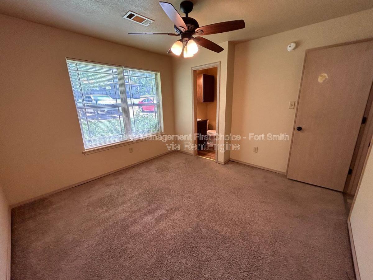 Apartment for rent at 318 S 12th St, Fort Smith, AR 72901