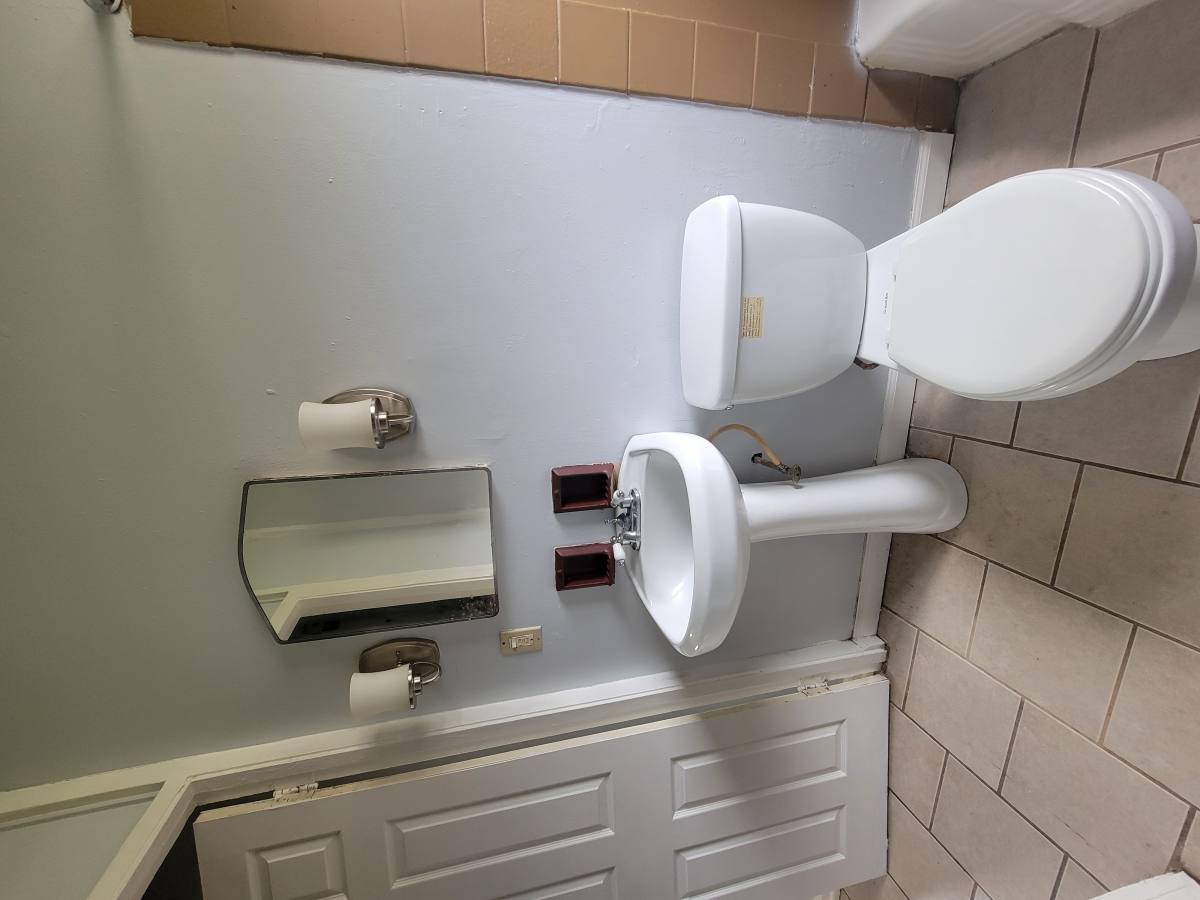 Apartment for rent at 1331-1333 Thurston St #1325, Akron, OH 44320
