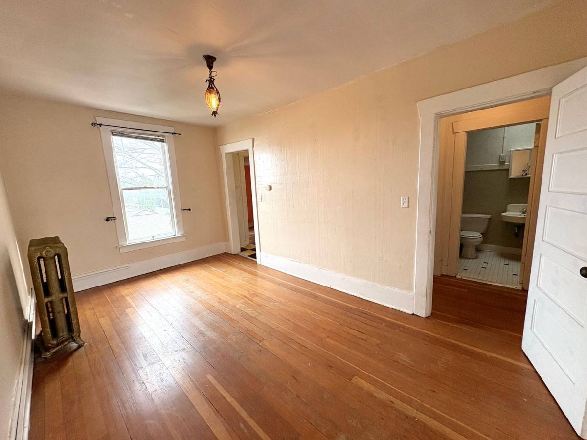 Apartment for rent at 322 N G St, Tacoma, WA 98403