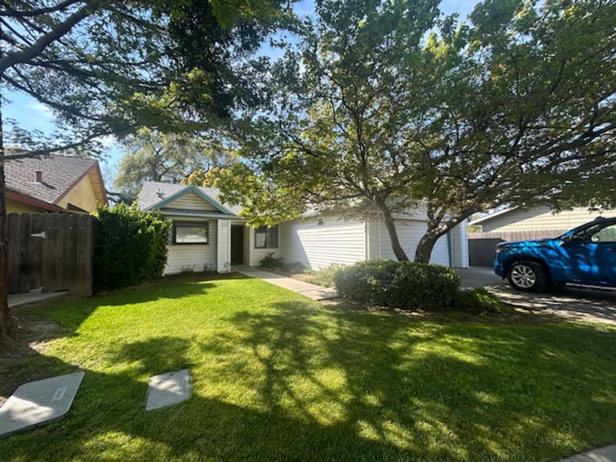 House for rent at 1231 W Whispering Pines Court, Visalia, CA 93277