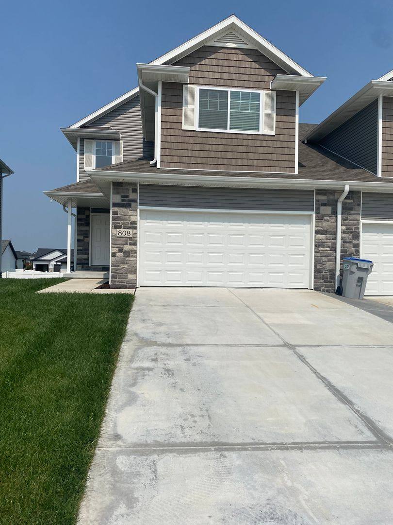 Apartment for rent at 800-856 Bellezza St, Lincoln, NE 68523