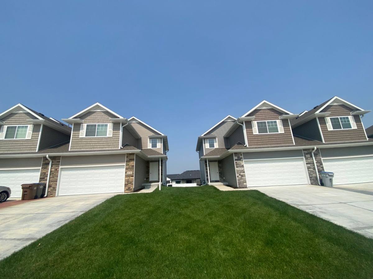 Apartment for rent at 800-856 Bellezza St, Lincoln, NE 68523