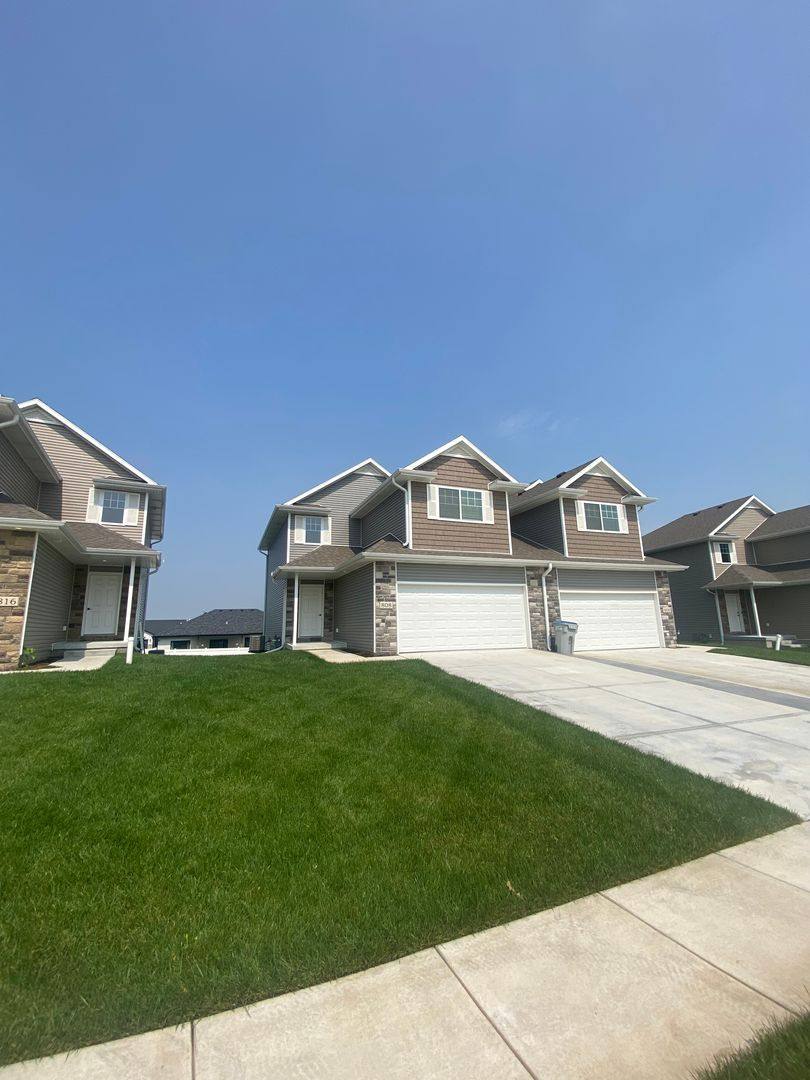 Apartment for rent at 800-856 Bellezza St, Lincoln, NE 68523