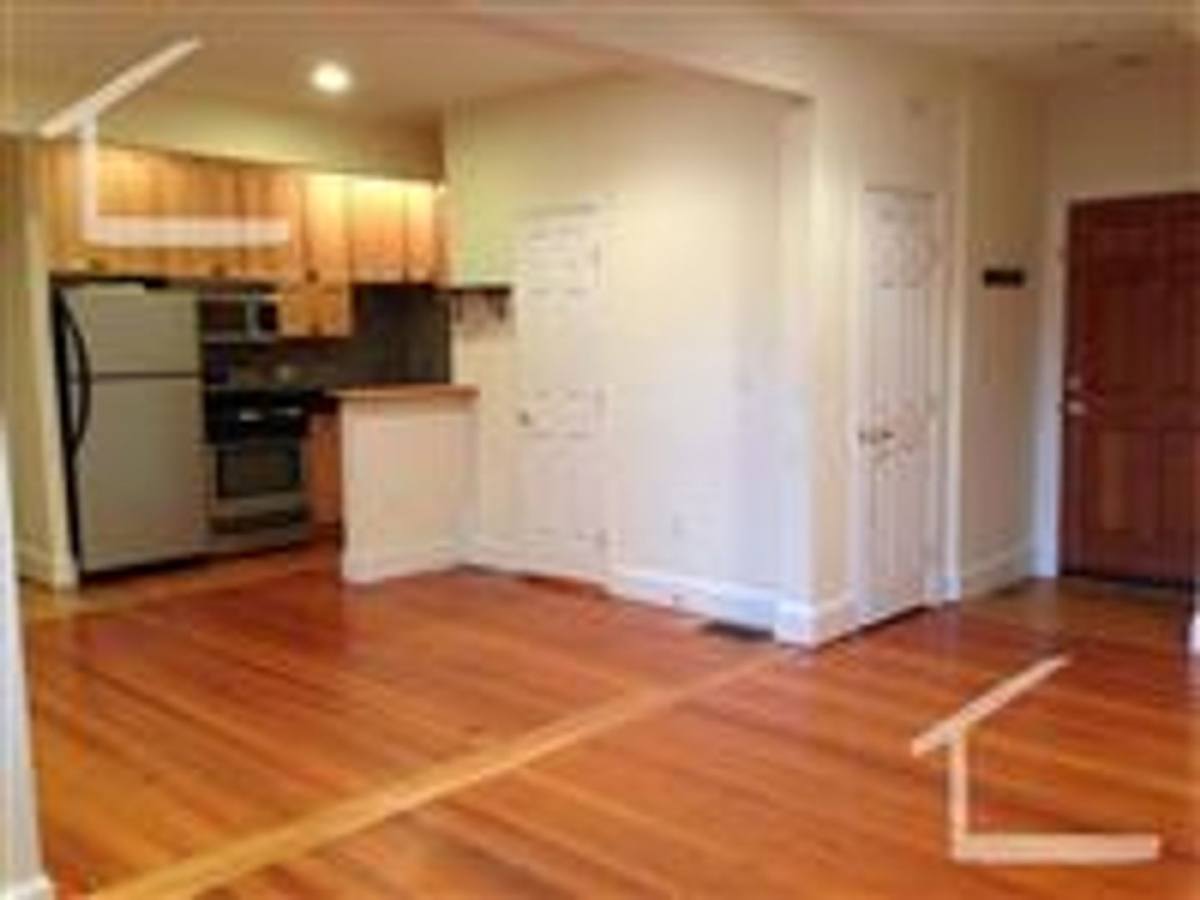 Apartment for rent at 158 Winthrop St #1, Brookline, MA 02445