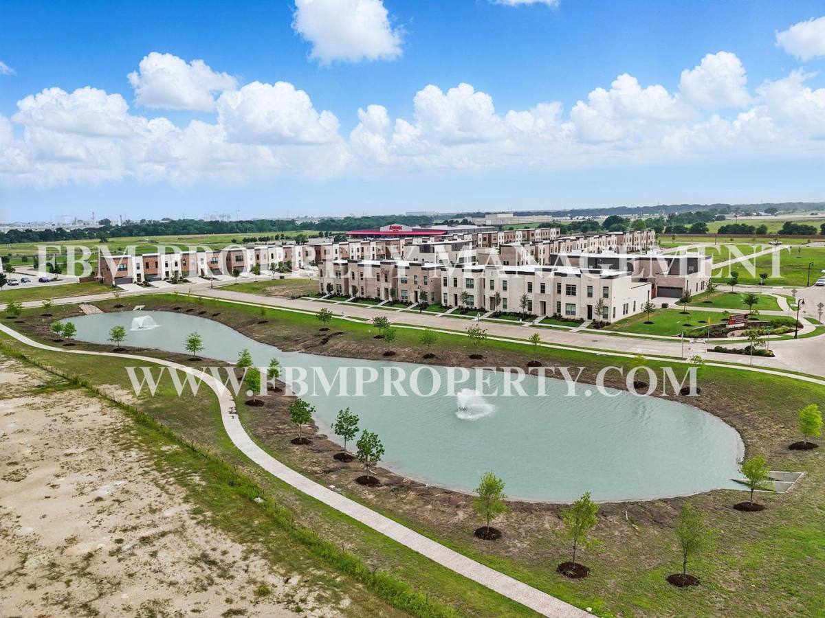 Townhouse for rent at 2863 Amelia Lane, Waxahachie, TX 75165