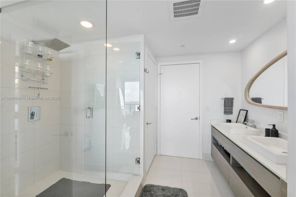 Apartment for rent at 460 NE 28th St #2103, Miami, FL 33137