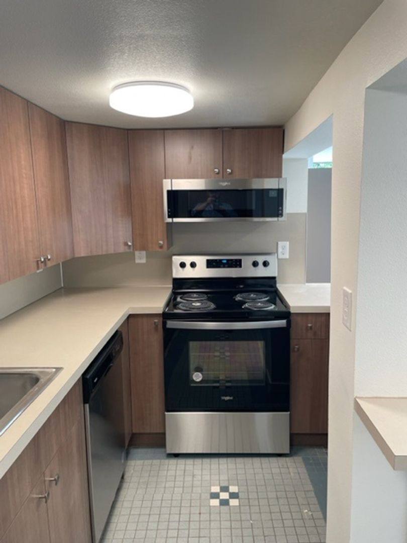 Apartment for rent at 1517 Franklin St, Bellingham, WA 98225