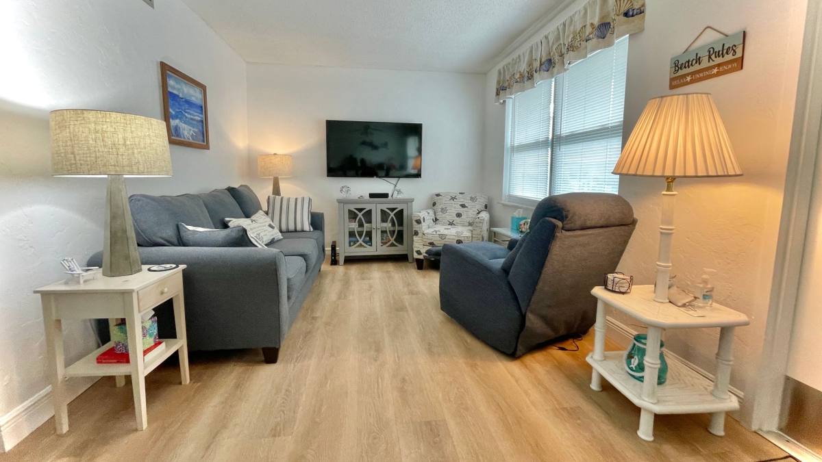 Apartment for rent at 923 22nd Place, Vero Beach, FL 32960